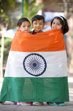 Independence Day Photoshoot Ideas, Independence Day Photoshoot, Photoshoot Ideas For Baby, Photoshoot Ideas For Kids, Indian Flags, Independence Day Drawing, Happy Independence Day Images, Peacock Costume, Indian Flag Wallpaper