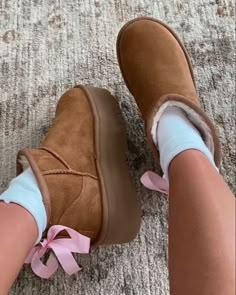 Uggs With Pink Ribbon, Ugg With Bows, Bows On Uggs, Ribbon Uggs, Pink Uggs With Bows, Uggs Aesthetic, Aesthetic Uggs, Uggs Pink, Pink Bow Aesthetic