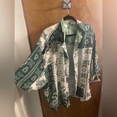 Short Sleeve Button Down. Green Paisley Pattern. Size: 3xl Never Worn. Green Fashion Men, Plant Clothes, Green Paisley, Button Down, Mens Green, Fashion Pattern, Paisley Pattern, Short Sleeve Button, Green Fashion