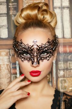 Masquerade Party Outfit, Masc Girls, Mascarade Party, Black Masquerade, Masquerade Outfit, Girl Mask, Mask Makeup