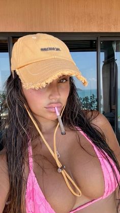 Claudia Tihan Instagram, Claudia Tihan, Girl With Brown Hair, Fits For Summer, Beach Pictures Poses, Fitness Inspiration Body, Selfie Ideas Instagram, Beach Poses, Lucky Girl