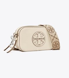 Tory Burch Crossbody Bag, Soft Sandals, Tory Burch Crossbody, Girly Bags, Womens Designer Handbags, Pretty Bags, Designer Crossbody Bags, Tory Burch Bag, Mini Crossbody Bag