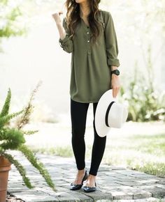 Fall Outfit Staples, Outfit Staples, Fall Tunic, Fall Tunics, Tunic Outfit, Comfy Fall Outfits, Look Legging, Black Leggings Outfit, Mode Hippie