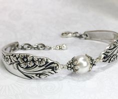 Silver Spoon Bracelet with White Crystal Pearls Silverware Vintage Silverware Jewelry, Silver Spoon Bracelet, Silverware Crafts, Fork Bracelet, Diy Jewelry To Sell, Evening Star, Spoon Bracelet, Spoon Necklace, Spring Bracelet