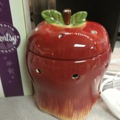 Full Size Scentsy Warmer Red Dishes, Recipes Mexican, Big Apple, Crockpot Recipes, Green Leaves, Green, Red