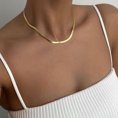 Neackles Aesthetic Simple Elegant Gold Jewellery, Gold Necklace Herringbone, Asthetic Jewellery Silver, Gold Classic Jewelry, Gold Thick Necklace, Gold Necklace Thick, Herringbone Gold Necklace, Stainless Steel Gold Jewelry, Gold Prom Necklace