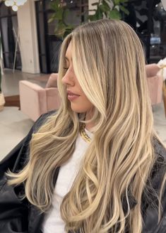 Warm Caramel Balayage, Baylage Hair, Honey Highlights, Blonde Hair Goals, Honey Blonde Hair Color, Honey Hair Color, Blonde Hair Transformations