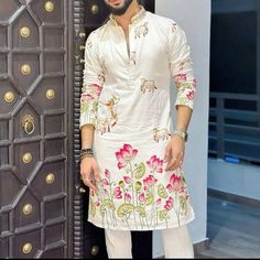 Men’s Kurta Embroidery, Haldi Outfit Ideas For Groom, Pichwai Kurta Men, Navratri Kurta For Boys, Painted Kurta For Men, Haldi Kurta For Groom, Kurta With Dupatta Men, Panjabi Design For Men Fabric, Kurta Ideas Men