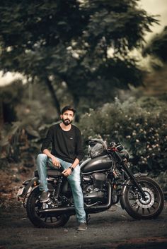 Jawa 42 Bobber, Jawa Classic, Jawa 42, Jawa Motorcycle, Motorcycle Photo Shoot, Outdoor Poses, Biker Guys