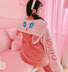 Lovely Cat Winter Pajamas Suits Set PN3486 ●Size: Top: S: length 64cm,bust 102cm,sleeve 62cm M: length 65cm,bust 104cm,sleeve 63cm L: length 66cm,bust 106cm,sleeve 64cm Pants: S :length 95cm,waist:58-68cm,hipline:106cm M :length 96cm,waist:60-70cm,hipline:108cm L :length 97cm,waist:62-72cm,hipline:110cm ●Material:polyester fibre (Please allow 1-3cm differs due to manual measurement.As different computers display colors differently,the color of the actual may vary slightly from the above images.Thanks for your understanding.) ●About Shipping: We attach great importance to the orders of each customer and parcel delivery. 1.Processing time: 2-3 business days. 2.Shipping time: 10-15 business days to US, please allow 3-4 weeks shipping to other country.(Shipping times can be affected by variabl