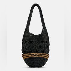 Bucket Bag. Contrasting Colored Trim. Shoulder Strap. Height X Length X Width: 13.6 X 8.7 X 3.2 Inches (34.4 X 22 X 8.4 Cm) Zara Purse, Leopard Purse, Colored Trim, Mesh Tote Bag, Everyday Tote Bag, Oversized Clutch, Zara Bags, Quilted Tote Bags, Rattan Bag