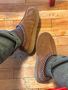 Ugg Slippers Mens, Ugg Slippers Men Outfit, Men Ugg Slippers, Men’s Ugg Slippers, Guys In Uggs, Mens Tasman Uggs Outfit, Ugg Clogs Outfit Men, Mens Ugg Slippers Outfit