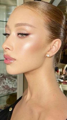 Jawline Goals, Coral Drawing, Eyeshadow Singles, Ball Makeup, Buy Makeup, Formal Makeup, Dewy Makeup, Glam Makeup Look