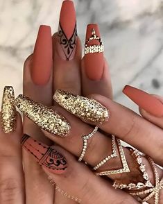 Egyptian Nails, Gold Nail Designs, Gold Nail Art, Stiletto Nail Art, Gold Nail, Geometric Nail, Thanksgiving Nails, Nails Summer, Coffin Nails Designs