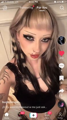 Black In Blonde Hair, Goth Skunk Hair, Black And Blonde Hairstyles, Blonde Alternative Hair, Alt Hair Inspo Color, Raccoon Tail Hair Dye Short Hair, Black And Blond Hair