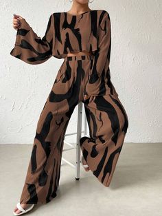 Looks Hippie, Top And Wide Leg Pants, Wide Leg Pants Outfit, 2piece Outfits, Bell Sleeve Crop Top, Modest Fashion Outfits, Ruffled Sleeve Top, Loose Pants, Shein Tops