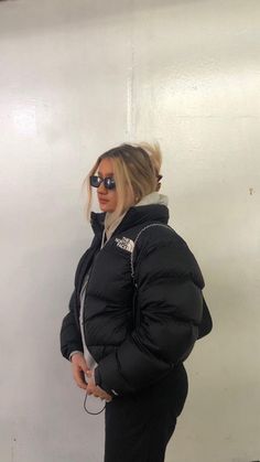 North Face 700 Jacket Outfit, North Face Puffer Outfit, North Face Jacket Outfit, Aesthetic Ropa, Doudoune The North Face, Descendants Dr, Puffer Outfit, North Face Outfits, Puffer Jacket Outfit