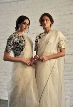 Indian Sari Dress, Saree Poses, Chanderi Silk Saree, White Saree, Indian Fashion Saree, Saree Designs Party Wear, Saree Photoshoot, Saree Blouse Designs Latest