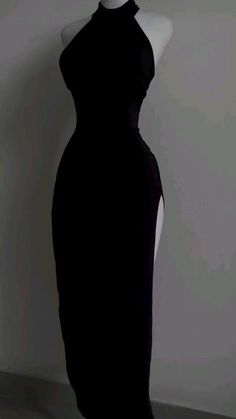 Hot Prom Dress, Mode Rose, Dress With Split, Black Halter, Black Prom Dresses, Midi Skirts, Mode Inspo