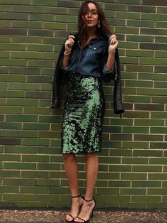 Purple Skirt Outfit, Green Sequin Skirt, Sequin Outfit, Moda Chic, Green Sequins, Fast Fashion