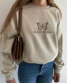 Aesthetic Christian Apparel, Women Sweatshirt Design, Aesthetic Sweatshirt Design, Christian Woman Clothing, Christian Merch Aesthetic, Sweat Shirts Women Outfit, Custom Sweatshirt Ideas, Hoodie Business