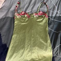 Never Worn Satin Green Mini Dress With Embroidered Flowers Slik Dress, Yule Ball Outfits, Green Coquette, Satin Floral Dress, Silk Short Dress, Ball Outfits, Green Flower Dress, Dress With Embroidered Flowers, Green Slip Dress