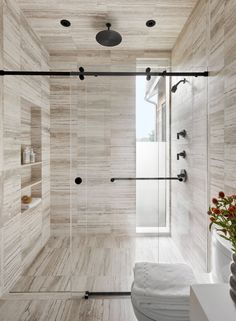 Bathroom Architectural Digest, Bathroom Closet Remodel, Pool House Bathroom, Best Bedroom Paint Colors, Shower Tile Ideas, Pool Bathroom, Marble Showers, Artistic Tile, Bathroom Walls