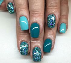 Teal Glitter Nails, Nails Acrylic Designs, Teal Nail Designs, Cruise Nails, Aqua Nails, Teal Nails, Glitter Gel Nails, Green Nail, Cute Gel Nails