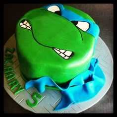 Ninja Turtle cake - Leonardo - vanilla Sponge cake - Cakes by Lou Turtle Cakes, Tmnt Cake, Ninja Cake, Torte Creative, Turtle Birthday Parties, Ninja Turtles Party, Tmnt Party, Ninja Turtle Cake