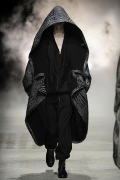 Hood Style, Dark Future, Post Apocalyptic Fashion, Urban Ninja, Apocalyptic Fashion, Cyberpunk Fashion, Hooded Cloak, Gothic Steampunk