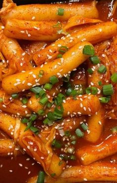 Korean Tobboki, Korean Tteokbokki Aesthetic, Korean Yummy Food, Tobokii Food, Delicious Korean Food, Healthy Food Korean, Buldak Tteokbokki, Tteokbokki Aesthetic, Korean Food Aethstetic