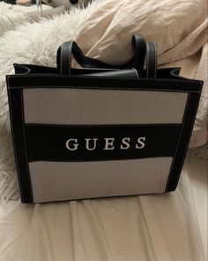 Guess Tote Bag, Platform Boots Outfit, Tote Bag Outfit, High End Handbags, Leopard Print Maxi Dress, Girly Bags, Guess Bags, Pretty Bags, Cute Purses