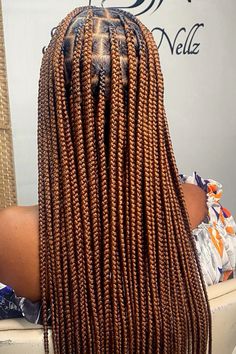 #braidsforblackwomen Bold Knotless Braids, Medium Knotless Braids Color 30, Colour 30 And 33 Knotless Braids, 30 And 350 Knotless Braids, Caramel Knotless Braids, Colour 340 Knotless Braids, Knotless Box Braids Length Chart, Notlessbox Braids Styles Long Colours, Knotless Box Braids Medium Color 30