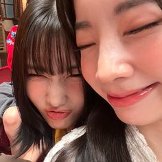 [account dedicated to twice] momo and dahyun twice selca icons Iq Twice Momo, Bestest Friend, Hirai Momo, Im Nayeon, Soul Sisters, Forever Family, My Happy Place, Cute Anime Couples