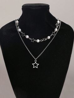 Necklaces Silver Simple, Yk2 Necklace, Aethstetic Jewellery, Necklace Chain Design, Star Shaped Jewelry, Simple Star Necklace, Star Girl Jewelry, Female Accessories, Cute Necklace Silver