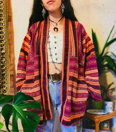 Boho Layering Outfits, Hippie Outfits Women, Fall Hippie Outfits, Kimono Jacket Outfit, Hippie Sweater, Hippie Fits, Looks Hippie, Look Hippie Chic, Style Hippie Chic