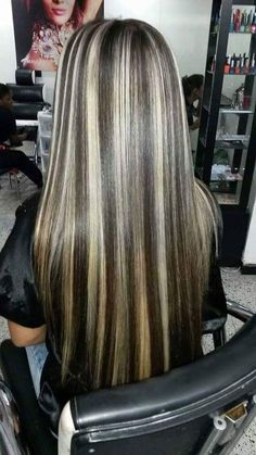 Pretty Hair Color Ideas For Brunettes Highlights, Hair Color Ideas For Damaged Hair, Grey Chunky Highlights, How To Give Yourself Highlights, Black And Purple Chunky Highlights, Chunky Highlights Straight Hair, Half Head Highlights Black Hair, All Over Blonde Highlights On Brown Hair, Light Brown Chunky Highlights