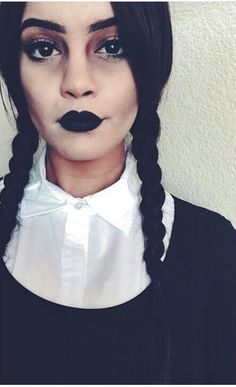 Make Up Diy, Wednesday Addams Costume, Alat Makeup, Creepy Halloween Makeup, Wednesday Adams, Diy Halloween Costumes For Women, Diy Kostüm, Halloween Tattoo