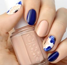 Floral Nails Tutorial, Pedicure Design, Nail Art Bleu, Blue Nail Art Designs, Fall Nail Art Designs, Blue Nail Art, Nail Polish Trends, Pretty Nail Designs, Wedding Nails Design