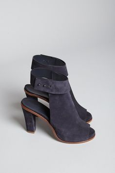 booties Boot Heels, Shoes Boot, Shoes Girl, Blue Suede Shoes, Common Projects, Girl Shoes