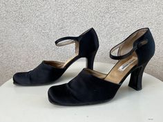 "Vintage designer Giorgio Armani formal heels Shoes black fabric Mary Jane style Sz 9.5. Good condition some wear, fabric in great shape. Button at ankle. Made in Italy, fits a 8.5 to 9 size. Heels 3.5\" Length 10\" Width 3\"" Vintage Black Mary Janes For Formal Occasions, Vintage Fitted High Heel Mary Janes, Vintage Fitted Leather Mary Janes, Vintage Black Mary Janes With Closed Toe, Vintage Black High Heel Mary Janes, Italy Fits, Formal Heels, Womens Mary Janes, Designer Vintage