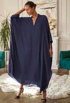 Talitha Silk Caftan - Women's Long V Neck Dress – ocean+main Chic Blue Long Sleeve Kaftan, Talitha Getty, Tie Dye Fashion, Glamour Style, Boho Life, Classic Style Outfits, Long Kaftan, Gauze Dress, Arab Fashion