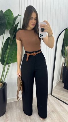 Cute Slacks Outfit, Black Formal Pants Outfit, Graduation Guest Outfit Casual, Cute Professional Outfits, Fashionable Work Outfit, Easy Chic, Look Formal, Professional Outfits Women, Business Outfits Women