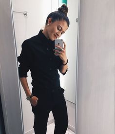 Tomboy Outfit Ideas, Gay Outfits, Looks Hip Hop, Lesbian Outfits, Queer Fashion