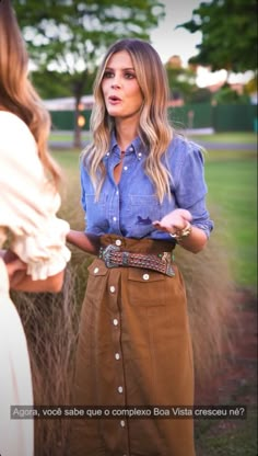 Farm Chic Outfit, Cowgirl Skirts, Classy Cowgirl, Look Boho Chic, Farm Clothes, Looks Country, Rodeo Fashion, Fashion Cover, Looks Street Style