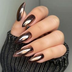 Matte Black With Chrome Nails, Fancy Party Nails, Chrome Nails With Design On Top, One Sparkle Nail Ring Finger, Black With Gold Chrome Nails, Chrome Fade Nails, Chrome Stiletto Nails Designs, November Chrome Nails, Chrome Dip Nails Ideas