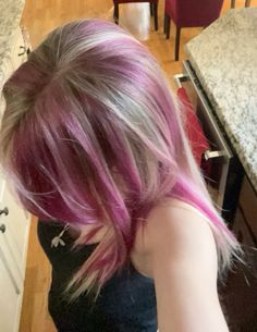 Chunky Purple Highlights On Blonde Hair, Chunky Highlights With Color, Pink And Blonde Skunk Hair, Blond Hair Dye Ideas, Colored Streaks In Blonde Hair, Pink Chunky Highlights In Blonde Hair, Red And Blonde Chunky Highlights, How To Do Chunky Highlights, Y2k Hair Color Ideas