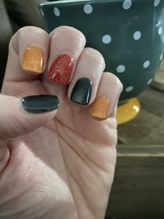 My favorite nails all season! Dark green, mustard and a fall red. It’s a fall leaf in nail colors. November Nails Colors, Fall Pedicure, Sns Nails Colors, Watermelon Nails, Simple Fall Nails, Fall Gel Nails, Cute Nails For Fall, Blush Nails, Cute Gel Nails