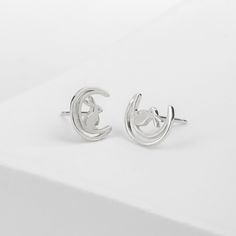 Made with genuine 925 Sterling Silver Nickel-free and lead-free Hypoallergenic and antimicrobial Boma 925 hallmark is located on the earring post Code: ES 5218 Dimensions: approx. 1/8" depth x 3/8" width x 3/8" height Adorable Bunny and the Moon Earring Studs Whether you're looking for a unique pair of everyday earrings or something extra special to layer with your favorite pieces, our moon bunny stud earrings are perfect to complete your look and complement your personality. These moon bunny st