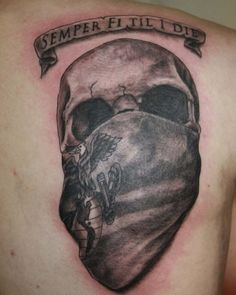 a man's back with a skull and banner on it that says sempere til die